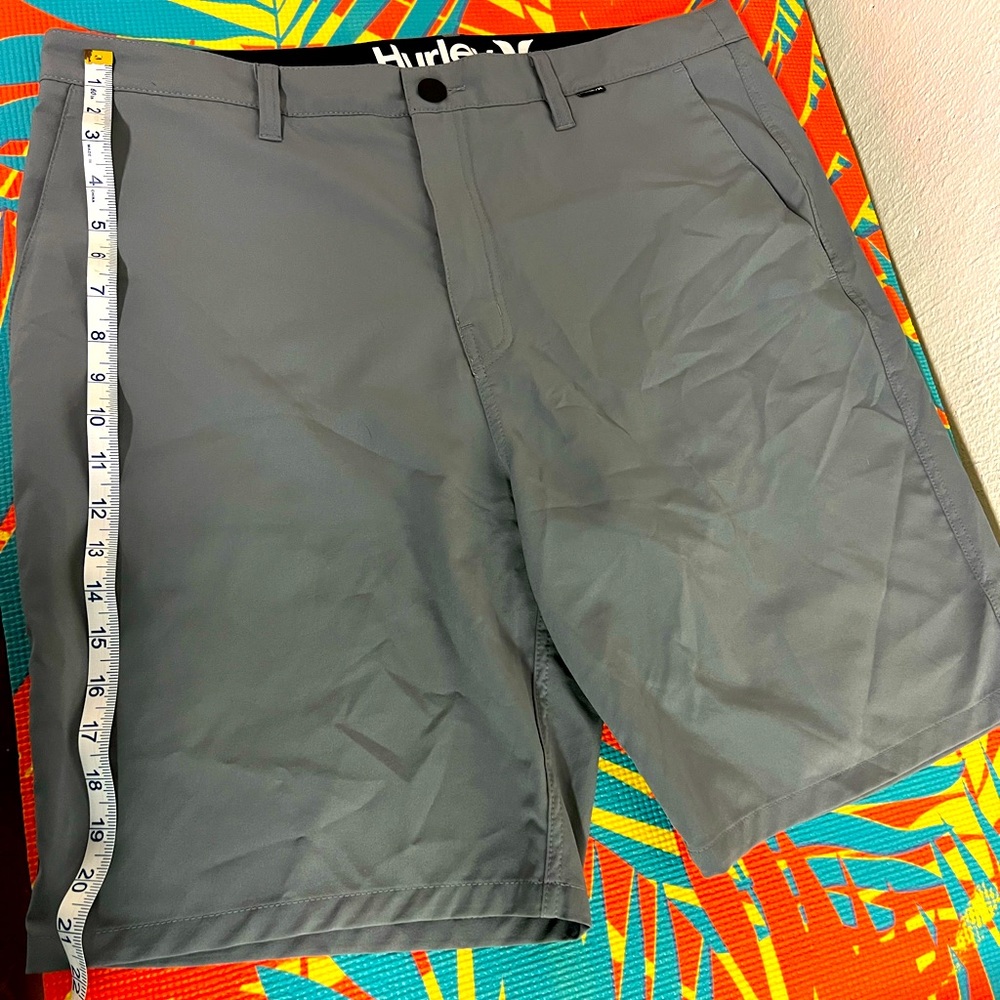 Hurley golf shorts size 36